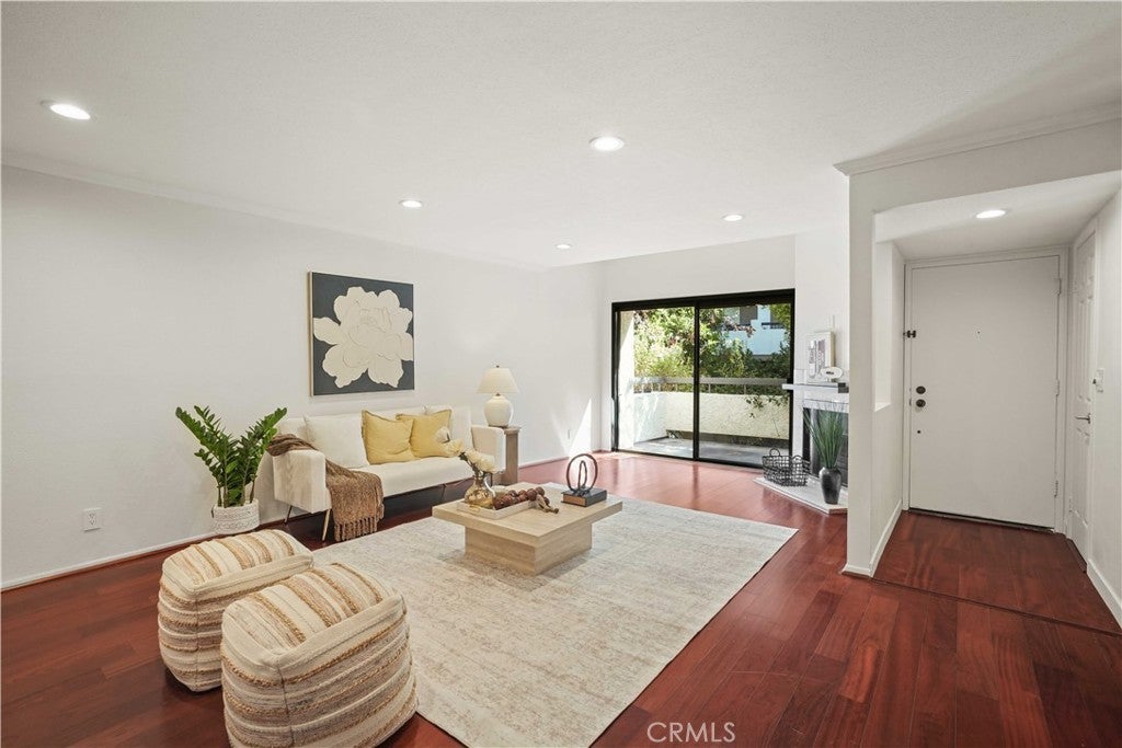 Photo of Listing #SR25225835