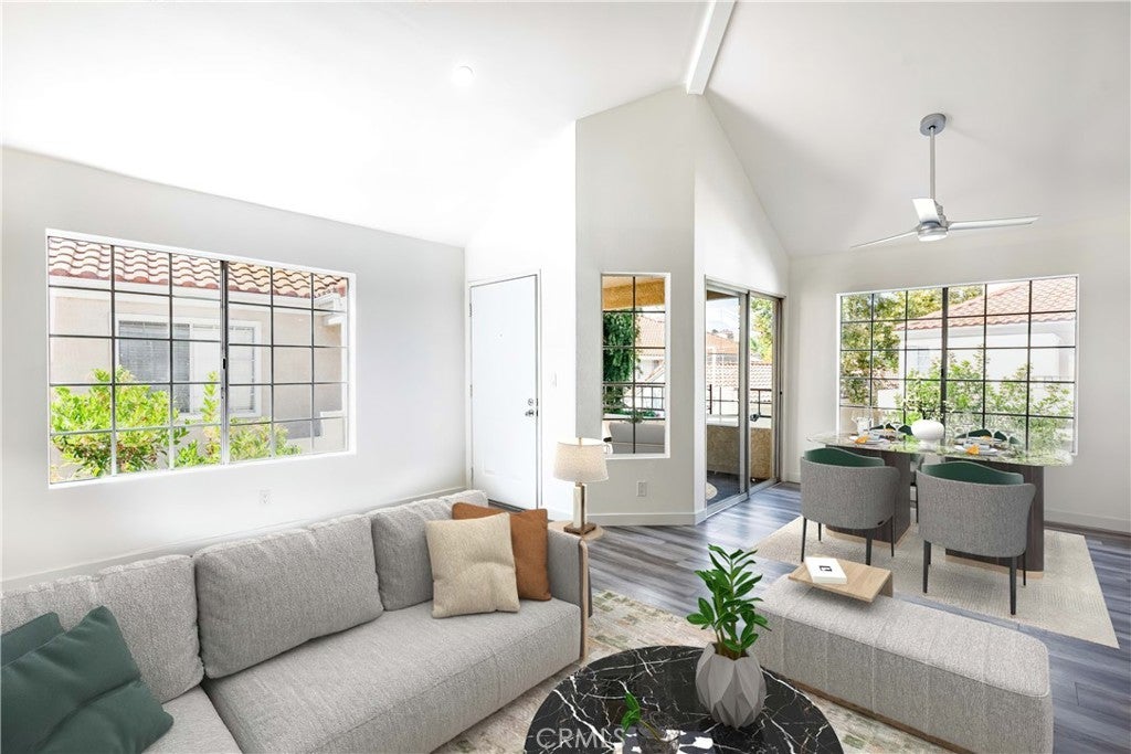 Photo of Listing #SR25225917