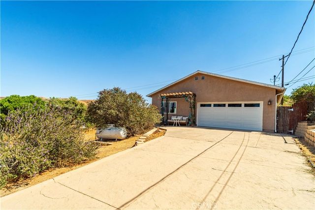 42846 Montello Drive, Lake Elizabeth