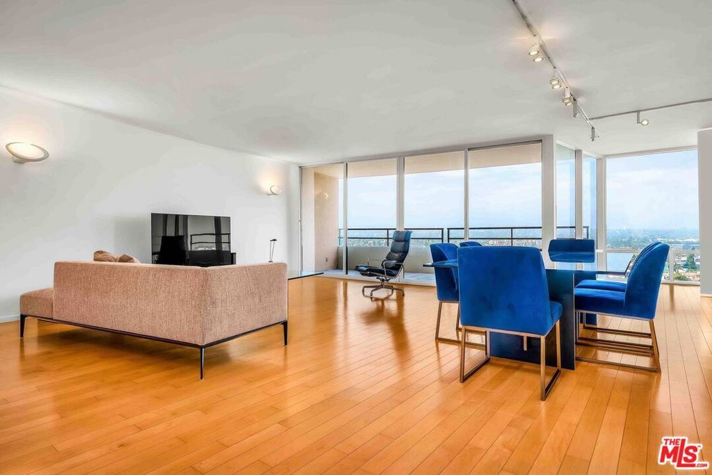 Photo of Listing #25592247