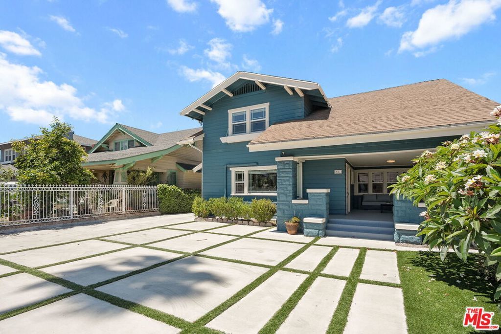 Photo of Listing #25596553