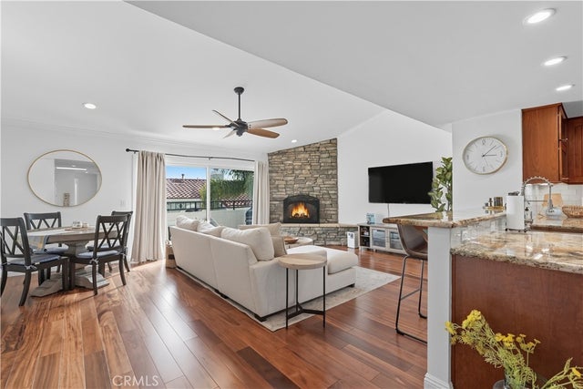 220 S Helberta Avenue E, Redondo Beach.