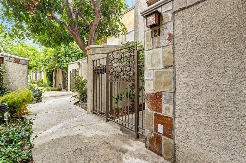 Photo of Listing #SR25226126