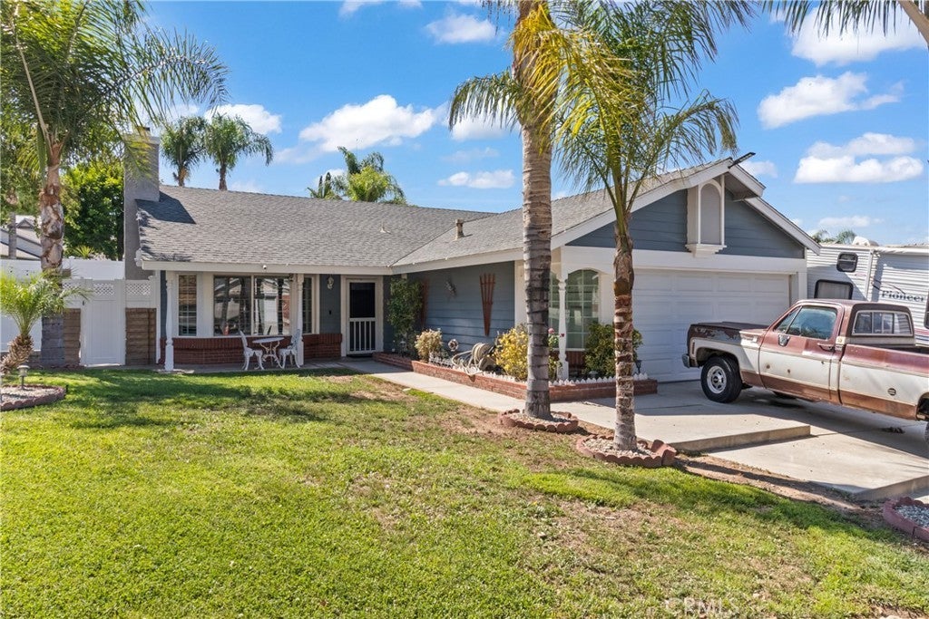 Photo of Listing #SR25215256