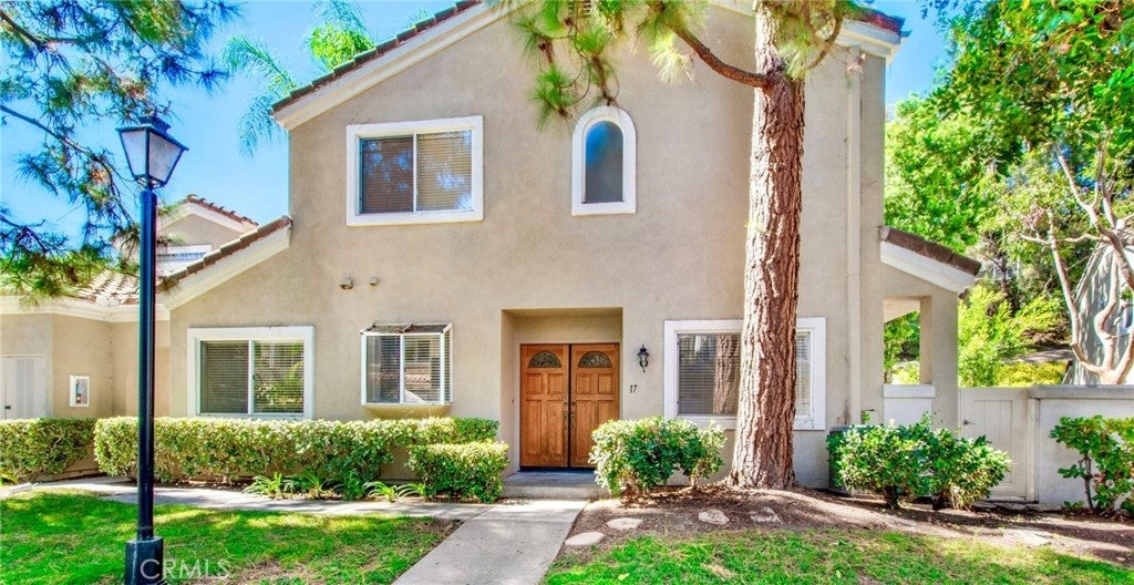 17 Barcelona, Aliso Viejo