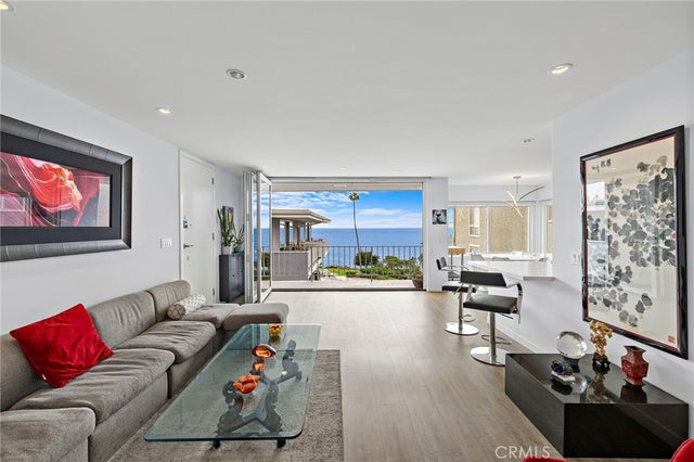 520 Cliff Drive # 304, Laguna Beach.