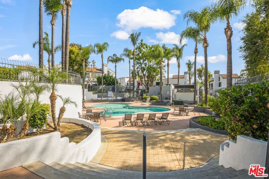 Photo of Listing #25598373