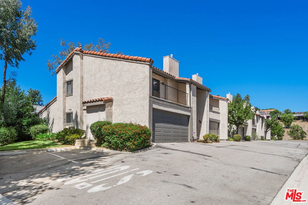 19547 Rinaldi Street # 30, Porter Ranch