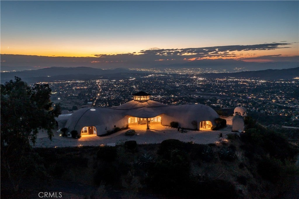 Photo of Listing #IV25158712