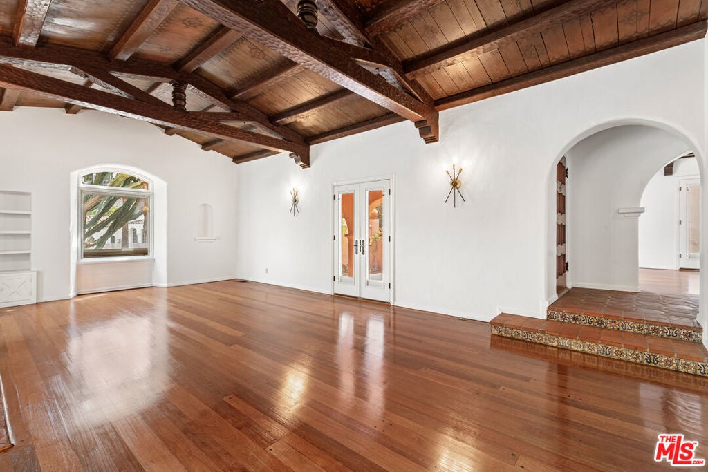 Photo of Listing #25598179