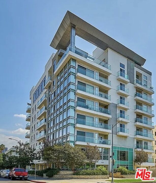 Photo of Listing #25599329