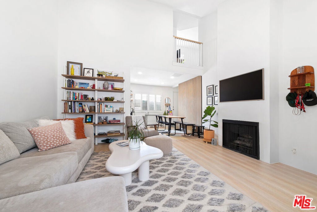 Photo of Listing #25599043