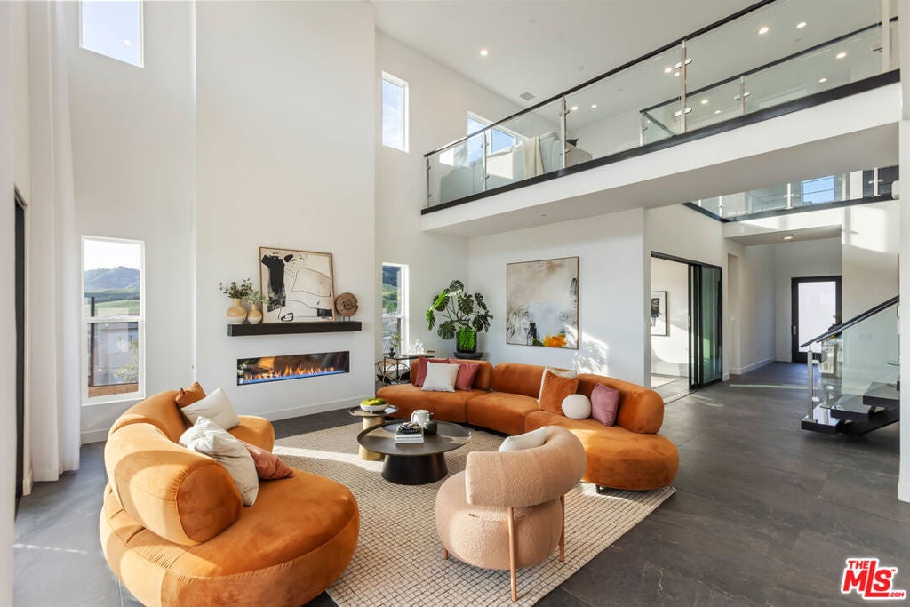 Photo of Listing #25599511