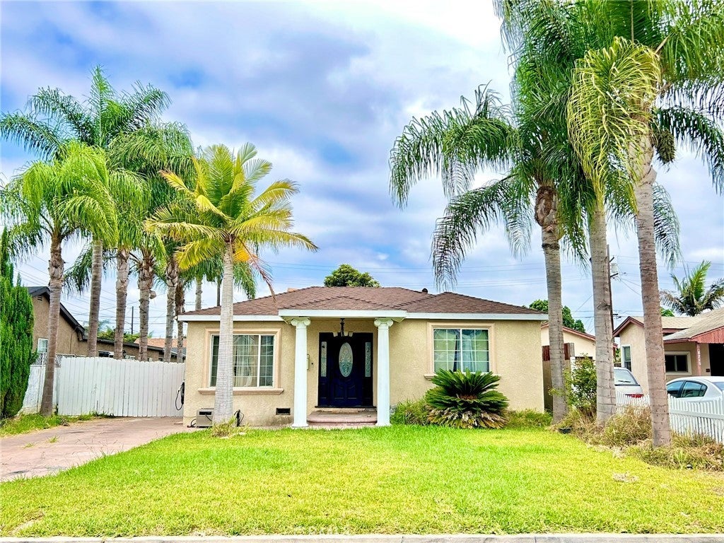 8709 Belmont, Bellflower