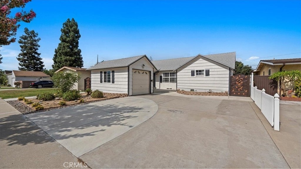 10929 Casanes Ave, Downey