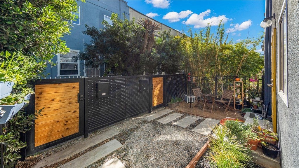 217 Columbia Place, Los Angeles