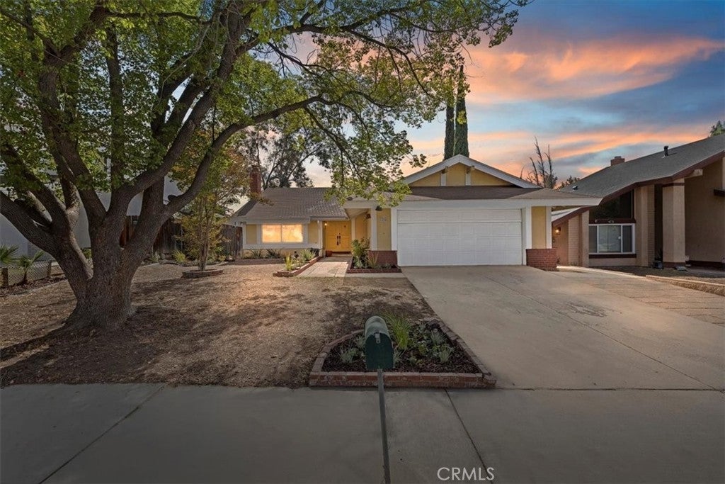 Photo of Listing #PW25229227