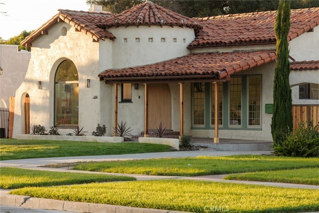 1935 76th Street, Los Angeles