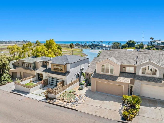 2542 Manchester Avenue, Cardiff By The Sea.