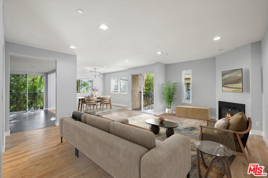 Photo of Listing #25599169