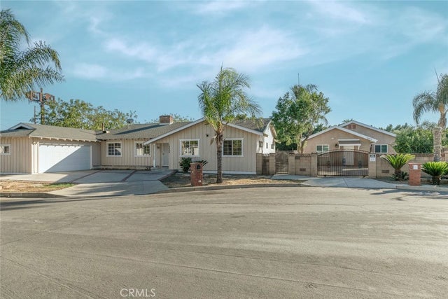 14230 Calahan, Panorama City