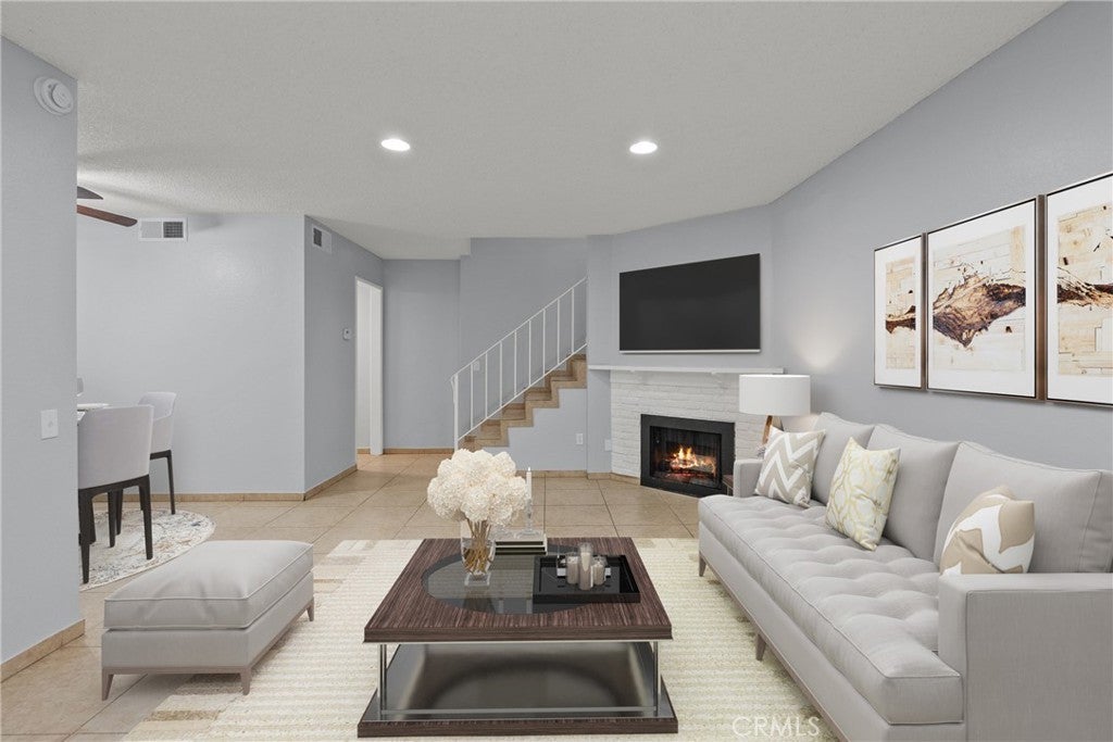 Photo of Listing #SR25230040