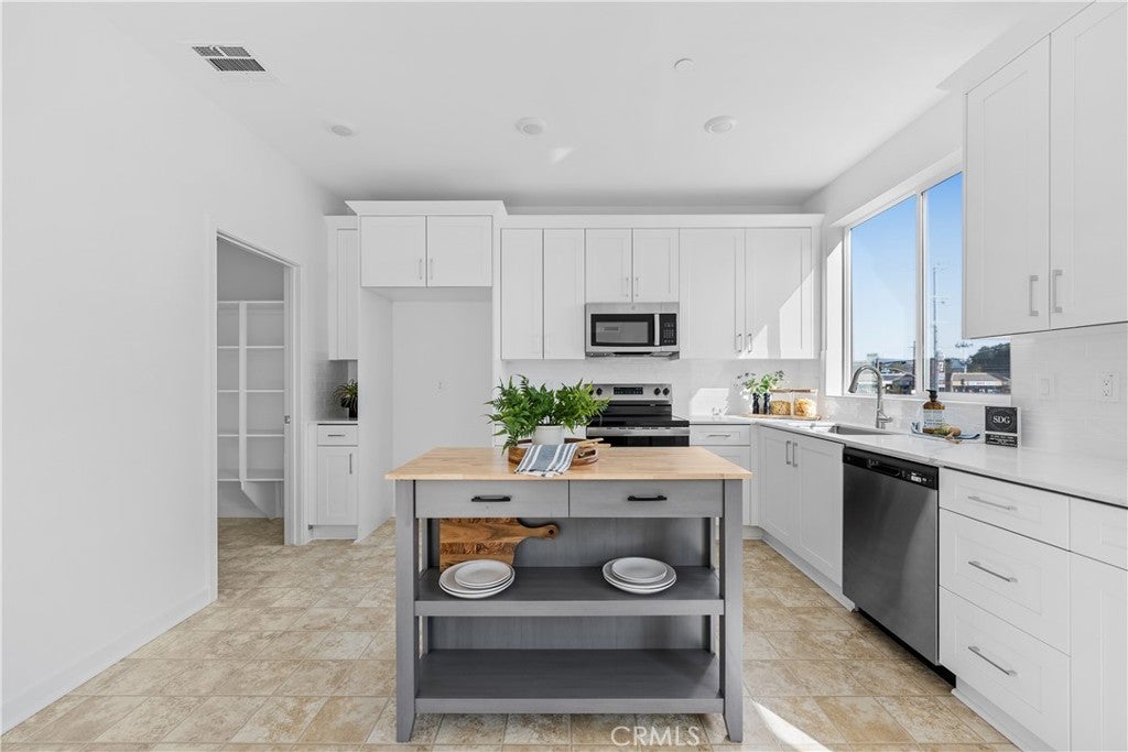 Photo of Listing #SR25230080