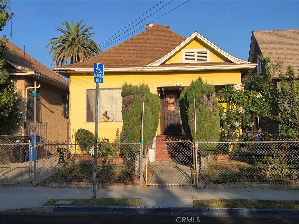 2222 Gates, Lincoln Heights