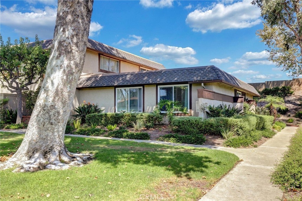 22922 Via Nuez #33, Mission Viejo