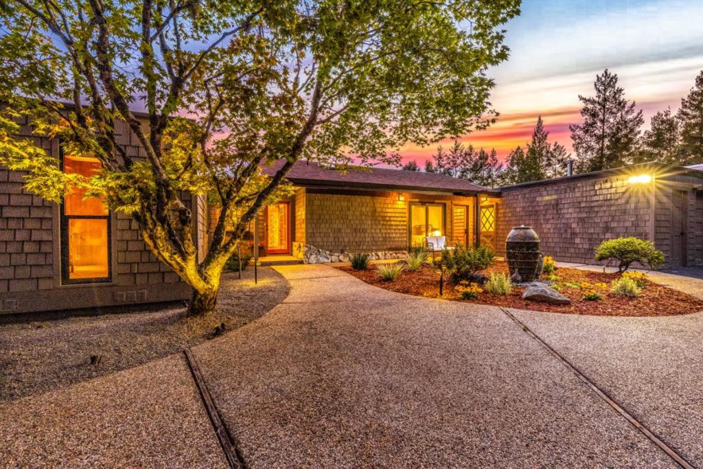 Photo of Listing #ML82023399