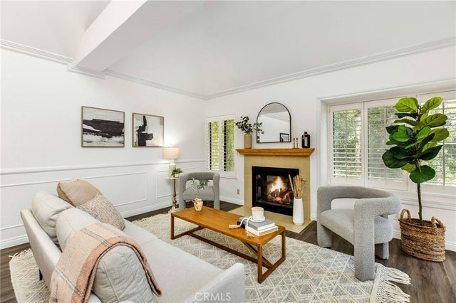 2571 Plaza Del Amo 310, Torrance.