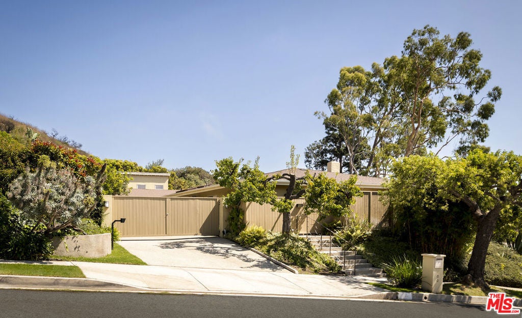 Photo of Listing #25597571