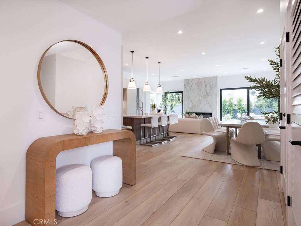 2187 Meyer Place, Costa Mesa