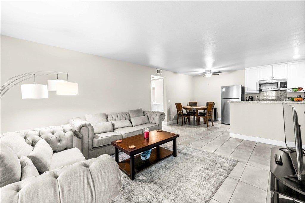 Photo of Listing #MB25231218