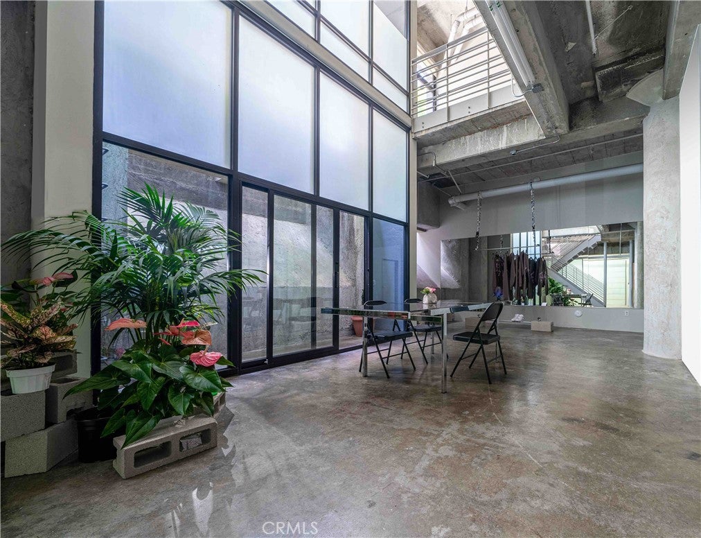 Photo of Listing #PV25231543