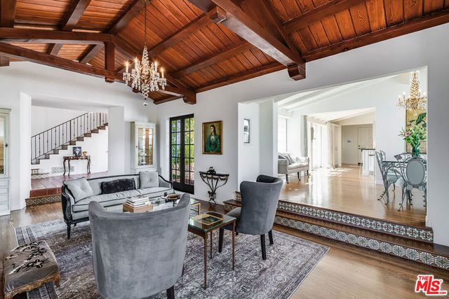 1046 Chautauqua Boulevard, Pacific Palisades