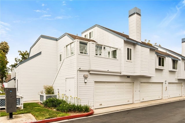 11 Fallingstar, Irvine