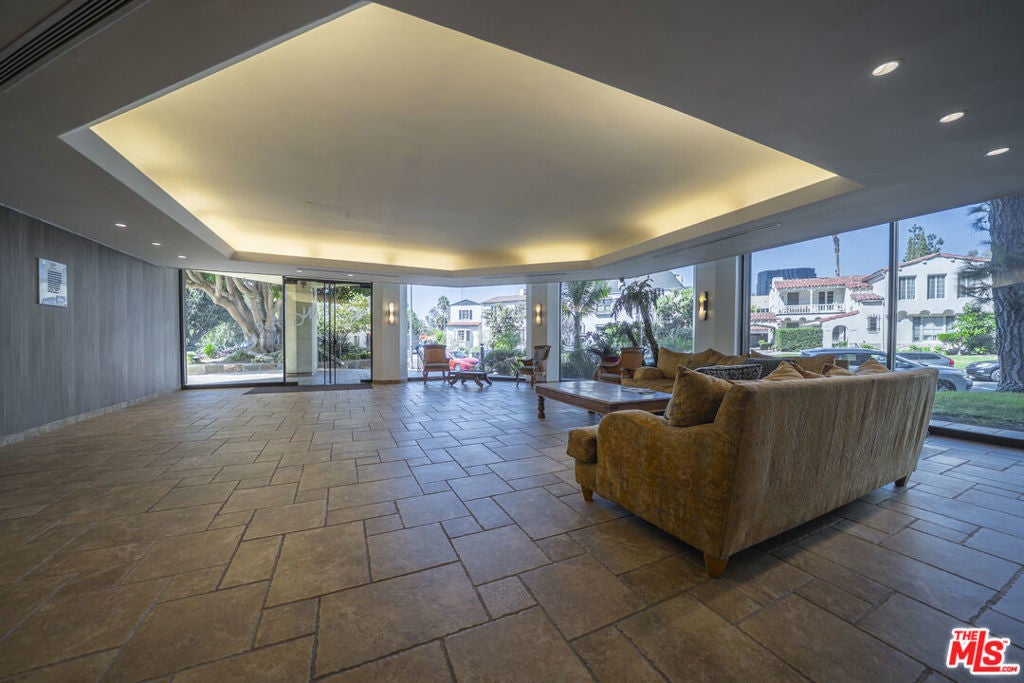 Photo of Listing #25600951