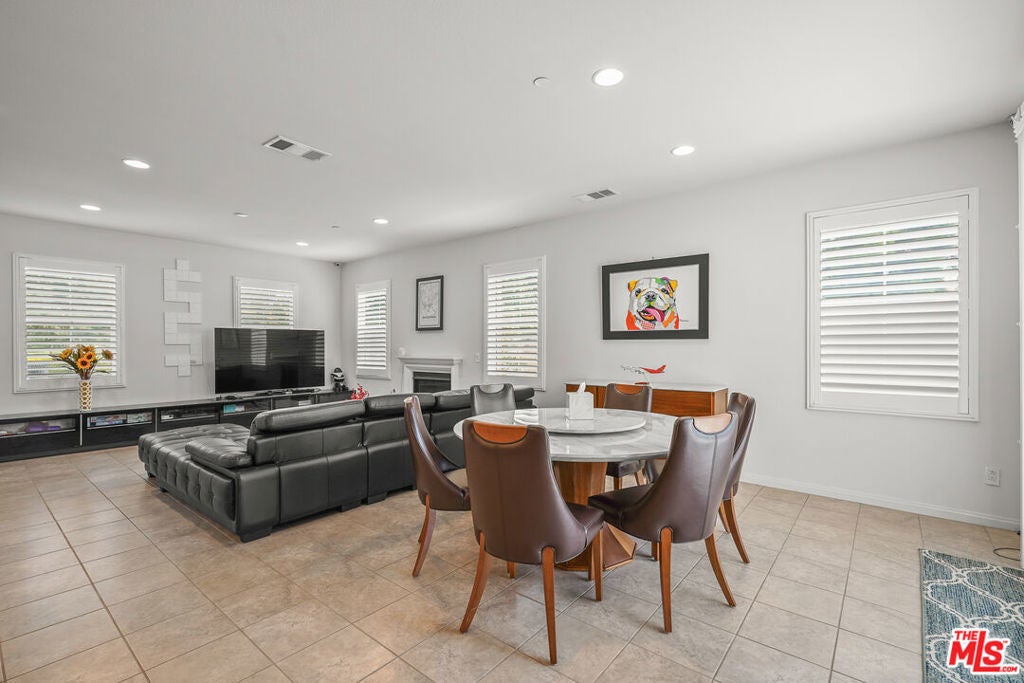 Photo of Listing #25601165