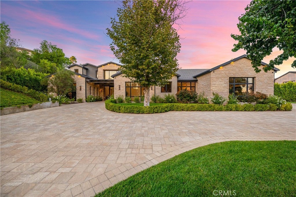 Photo of Listing #SR25231799