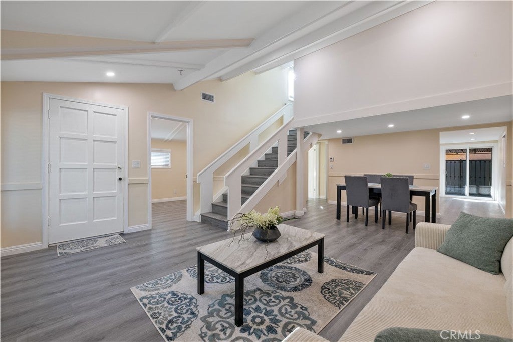 Photo of Listing #SR25230687