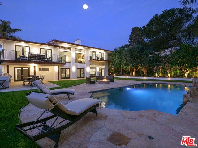 1325 Via Gabriel, Palos Verdes Estates.