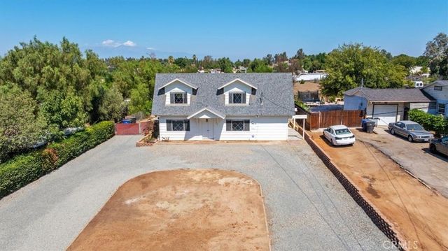 10555 Robinson, Riverside