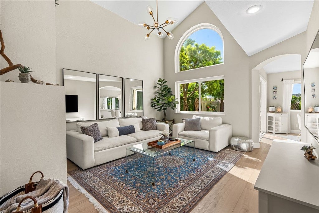 Photo of Listing #NP25229549