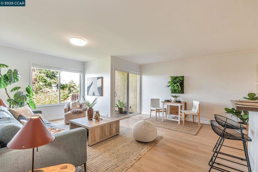 Photo of Listing #41113799