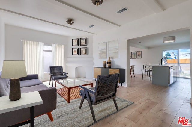 2035 68th Street, Los Angeles