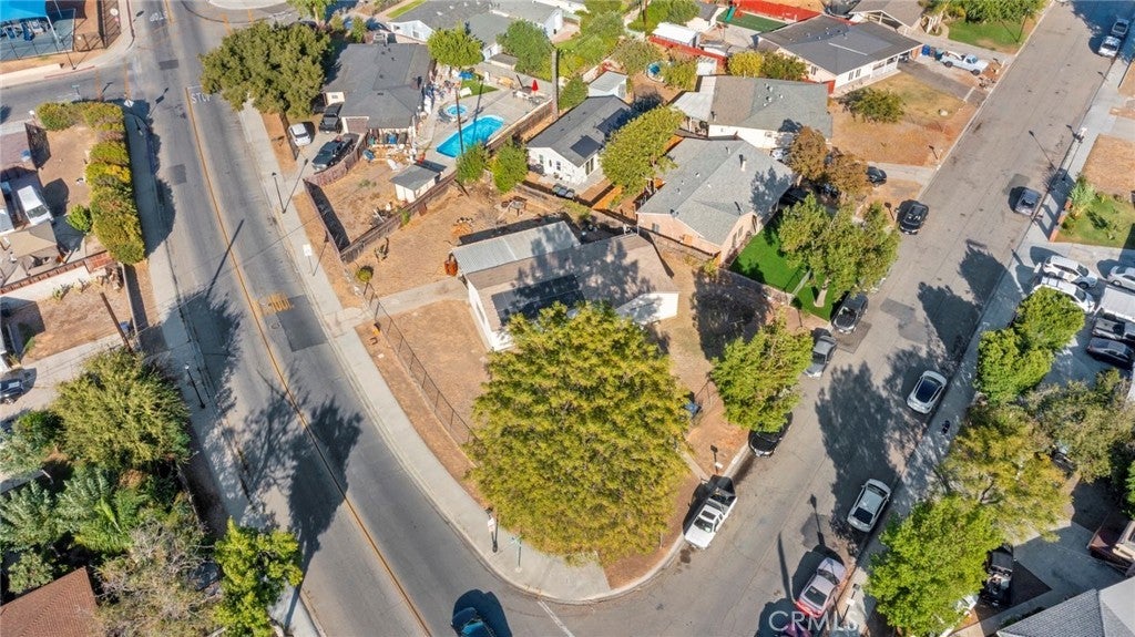 Photo of Listing #IV25232755