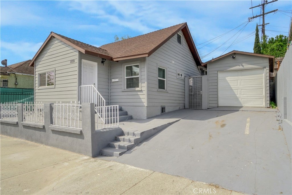1109 Chester Avenue, Inglewood