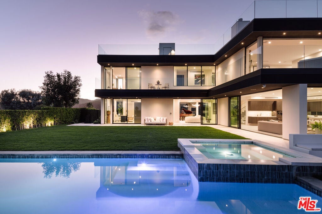 Photo of Listing #25601855