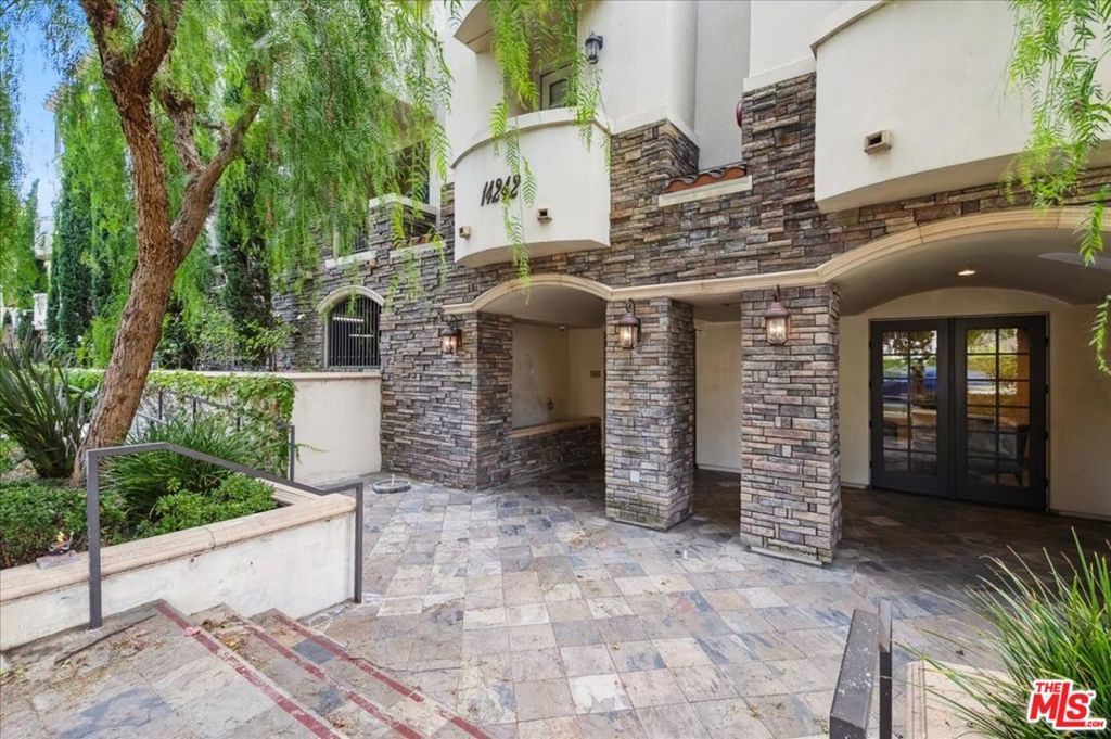 Photo of Listing #25602059